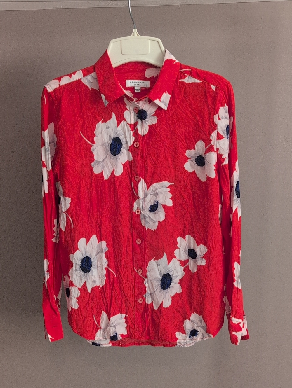 Equipment Femme 100% Silk Red Floral Long Sleeve Button Down
